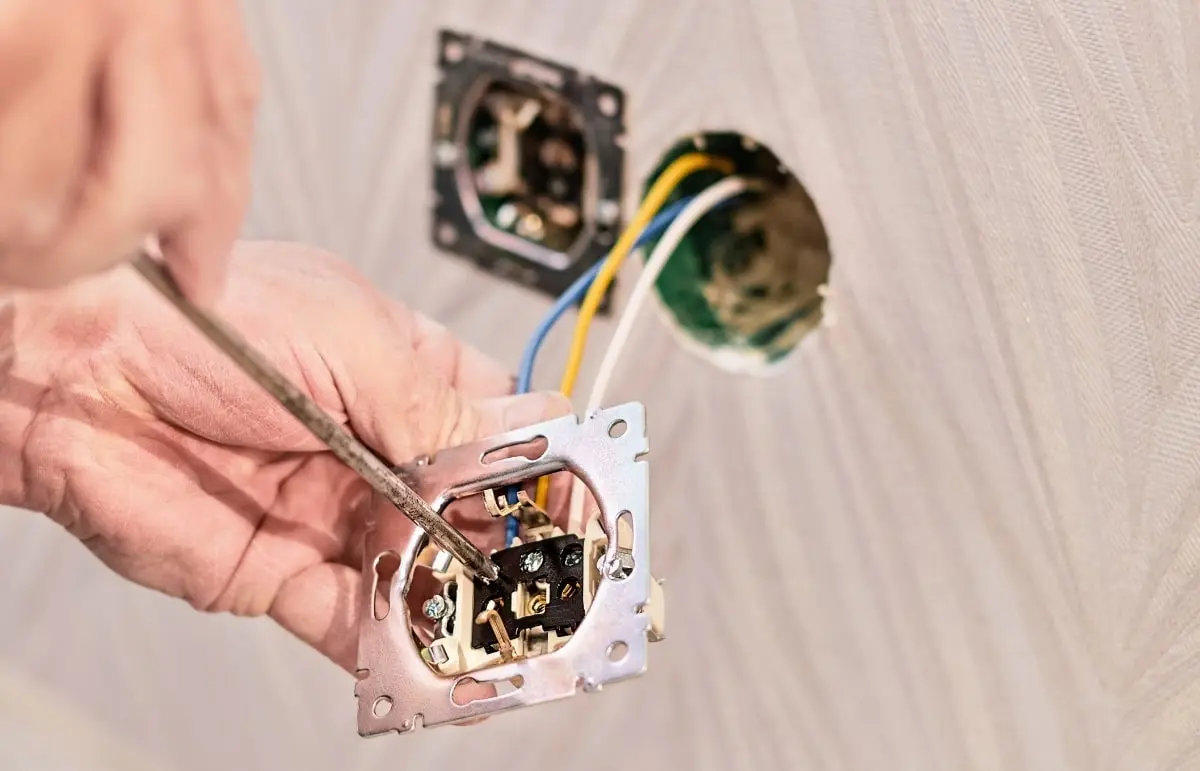 TRAVAUX-ÉLECTRIQUE-RÉSIDENTIEL-FLUIDE-DE-FRANCE-SERVICE-ÉLECTRIQUE